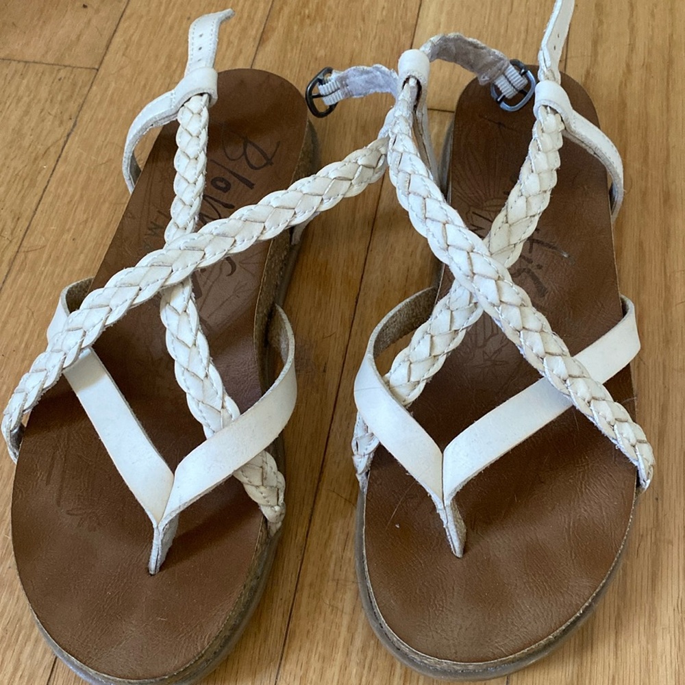 Like new condition sandals